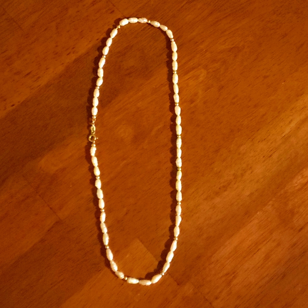 Gold and pearl necklace